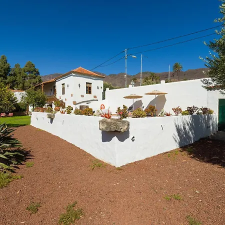 La Montaneta Villa Santa Lucia